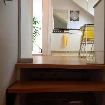 Artistshouse Bed And Apartment Guest house *