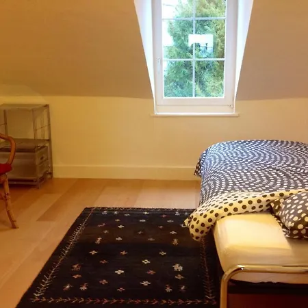 Artistshouse Bed And Apartment